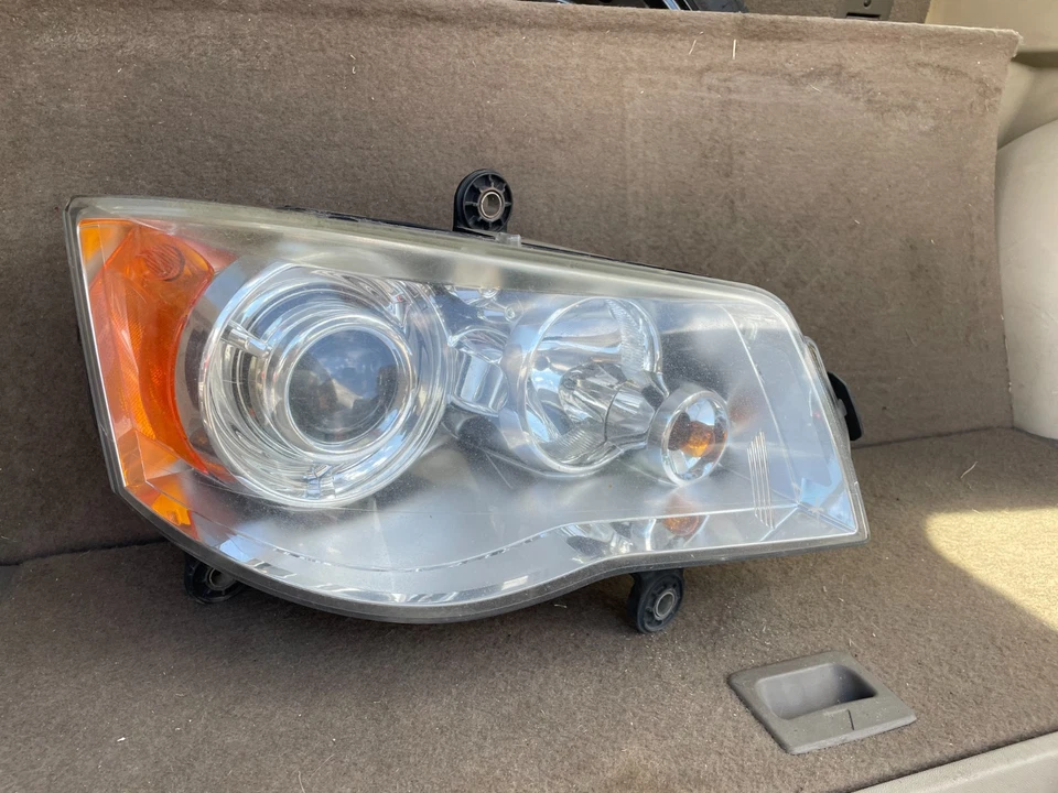 Faro derecho Dodge Grand Caravan 2011-2018 xenón HID genuino OEM bonito Foto 2 de 4