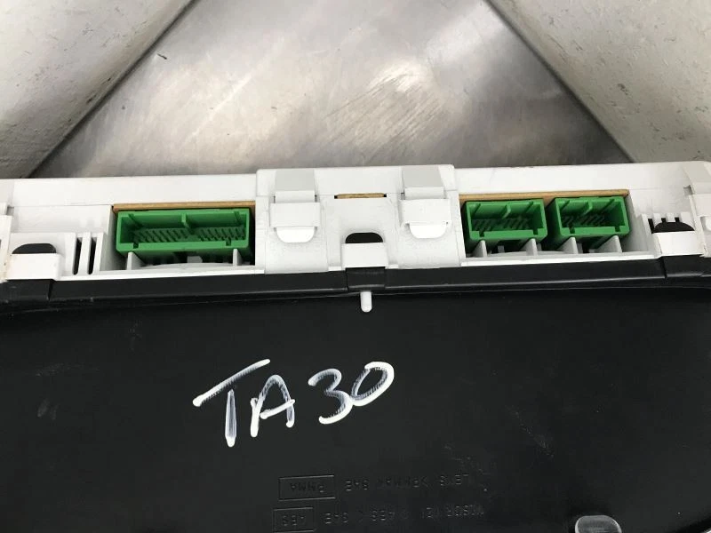 Speedometer Cluster Fits 02 ISUZU AXIOM 58233 Foto 3 de 4