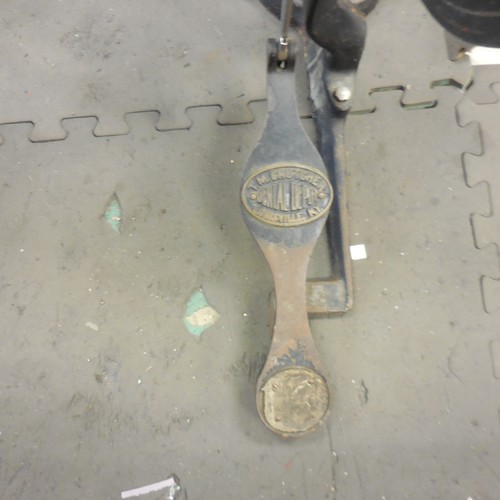 RARO T. M. Crutcher deposito dentale Louisville, Ky. Trapano odontoiatrico a piedi - Foto 3 di 21