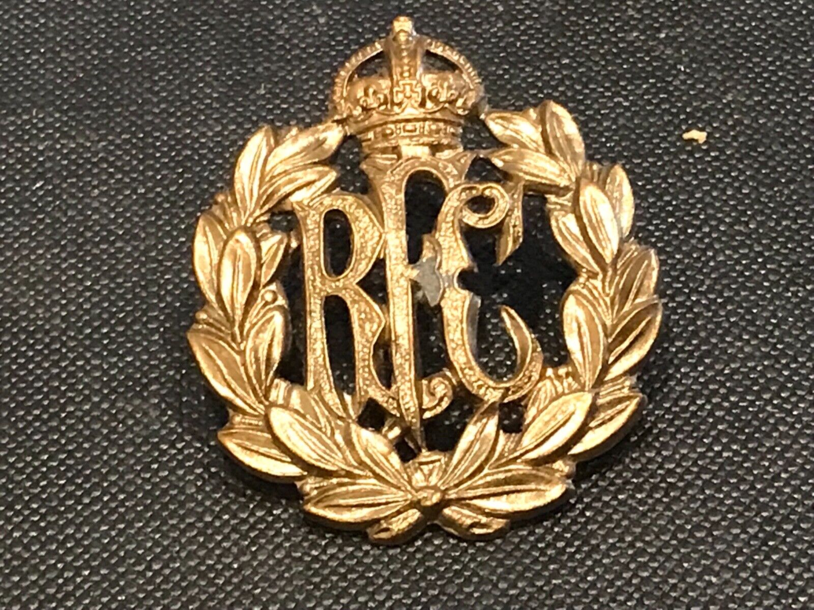 Royal Flying Corp cap badge