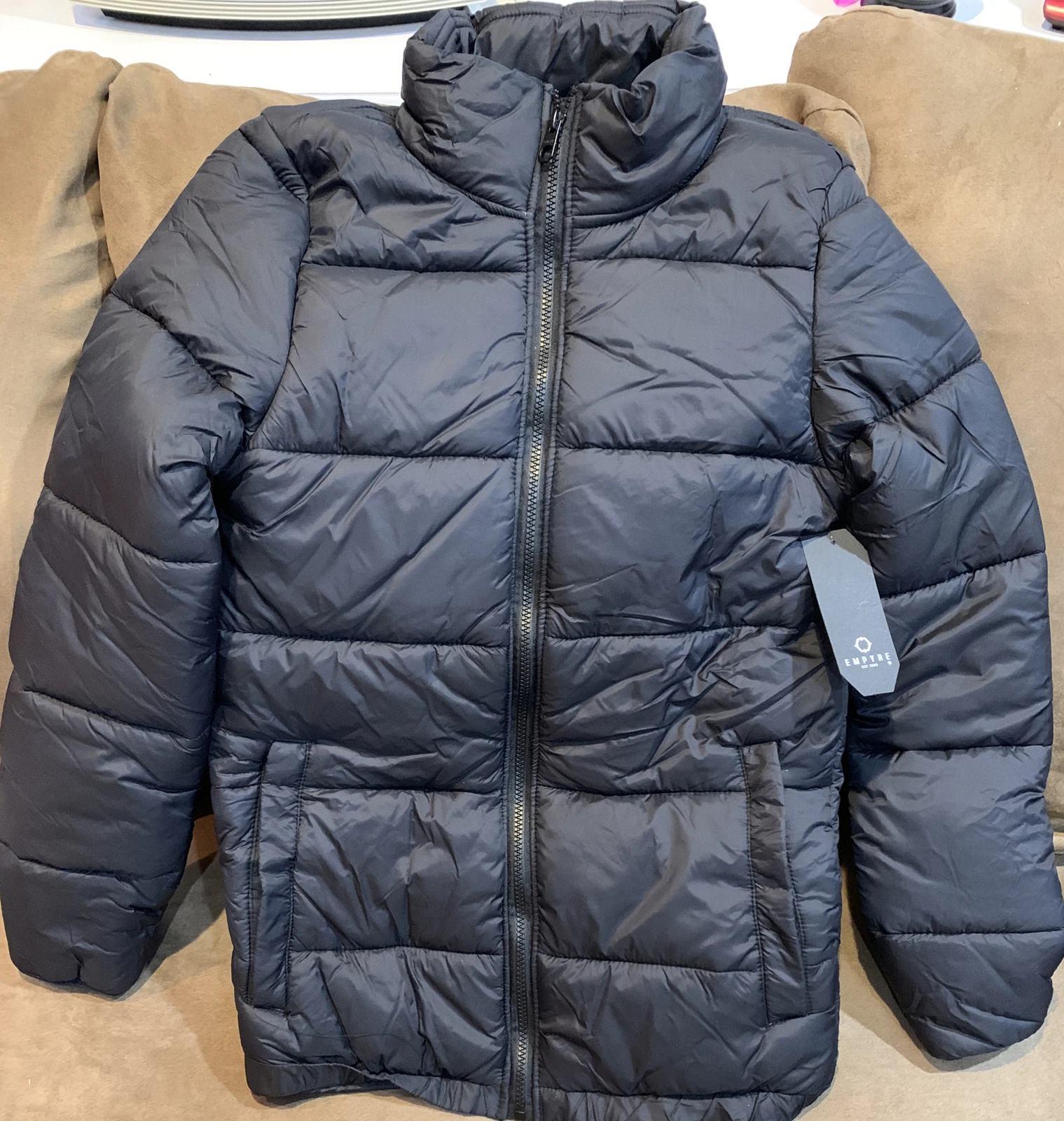 ZUMIEZ MENS PUFFER JACKET BLACK SIZE S COMFORTABLE WARM
