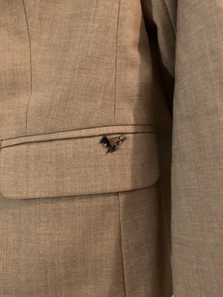 Blazer de diversión moderno para mujer Abrigo deportivo Chaqueta informal Talla 0 Algodón Beige Usado en Excelente Condición Foto 3 de 4