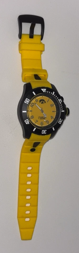 Reloj College Sport Iowa Hawkeyes Amarillo y Negro Nuevo en Caja $230 Foto 2 de 4