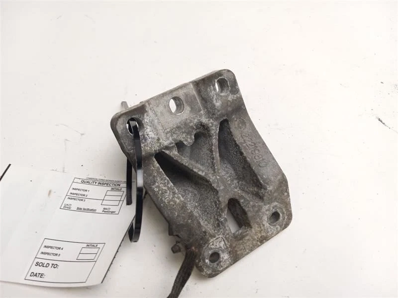 Dodge Grand Caravan 2008 soporte de montaje de cubierta de distribución de motor Foto 4 de 4