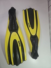 Mares Yellow Black Diving Snorkeling Fins Size US 5-6 EU 38-39