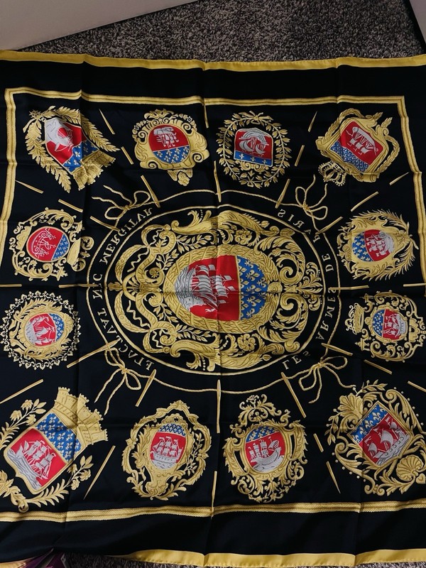 HERMES Carre 90 Les Armes de Paris Scarf Women