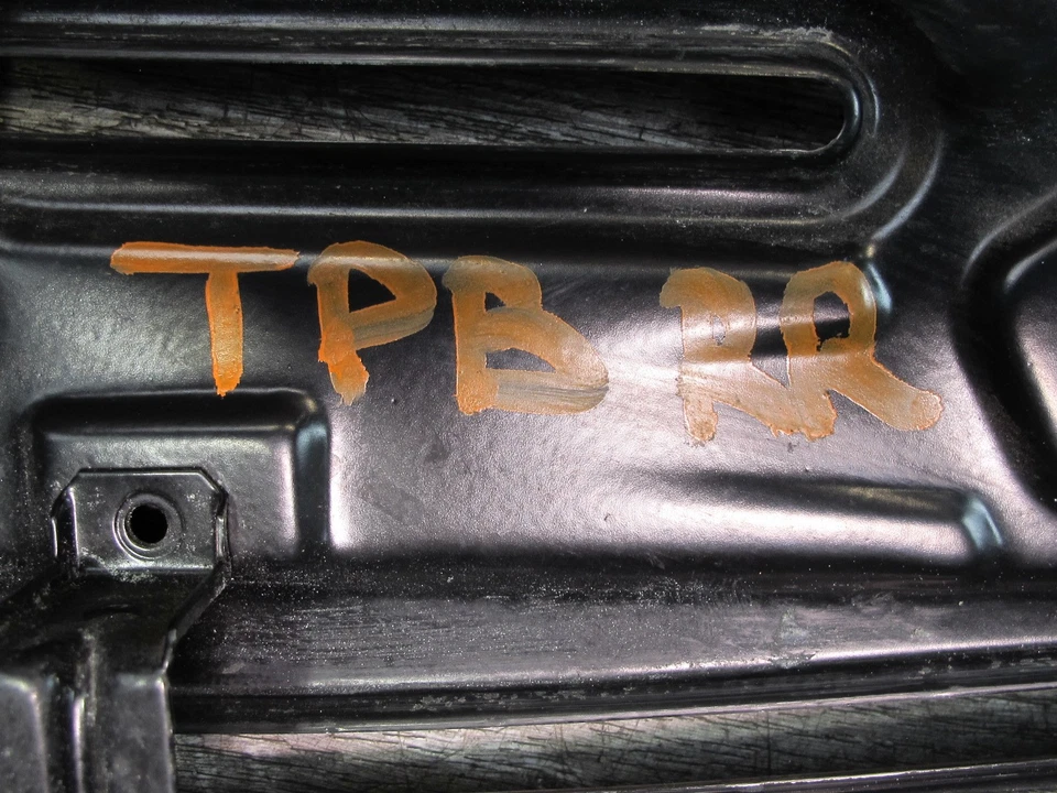 01-06 BMW E46 330ci ТРАНСФОРМИРУЕМЫЙ ЗАДНИЙ ПРАВЫЙ ЧЕТВЕРТЬ СТЕКЛОПОДЪЕМНИКА С ДВИГАТЕЛЕМ OEM - Изображение 2 из 4