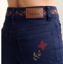Sézane x Lucia Vergara Marine Blue with Jazmin Embroidery Jeans size 38/6