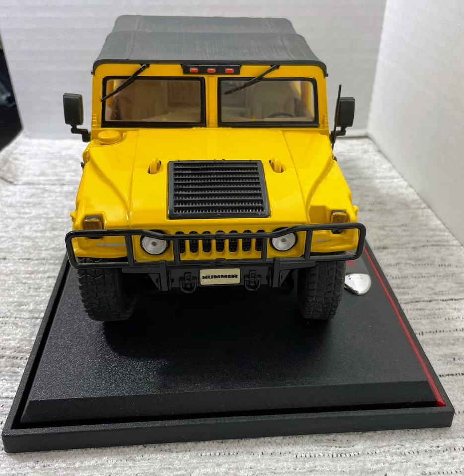 Maisto Hummer Soft Top Amarillo y Negro 1:18 Diecast Caja Abierta Foto 4 de 4