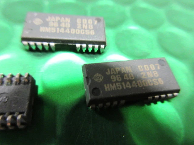 3 x HM514400CS6 Hitachi DRAM 1MEG 1,048,576 Word x 4-bit, 20pin SOJ - Image 3 of 3
