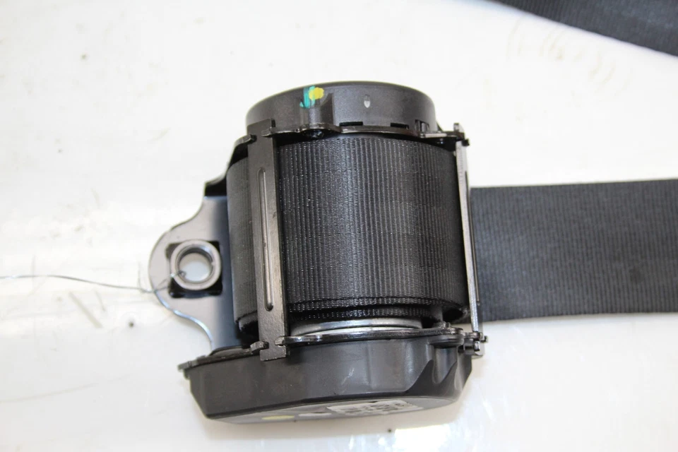 Cinto de segurança traseiro esquerdo Volkswagen GTI 2015-2021 preto fabricante de equipamento original - Imagem 2 de 4