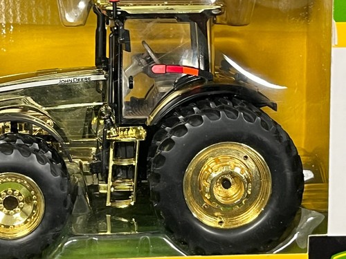 John Deere 8360R 1:32 GOLD Tractor Expo Award Tractor w/ Display Case Duals - Picture 7 of 12