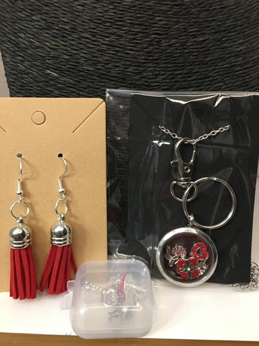 FLOATING LOCKET +MOM LOVE CHARMS ON NECKLACE +EARRINGS BONUS KEYRING MUST SEE💖 - Picture 17 of 21