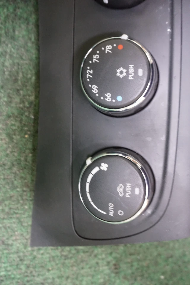 Controle CA 2011 2012 2013 2014 DODGE AVENGER FABRICANTE DE EQUIPAMENTO ORIGINAL P55111888AH - Imagem 2 de 4