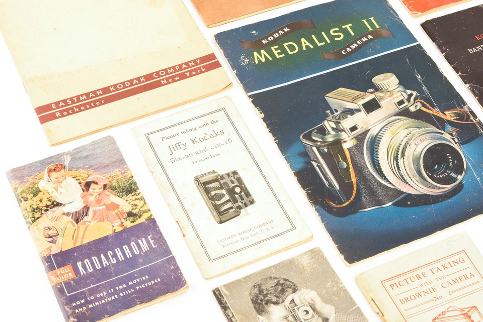 Kodak Lot of Vintage Camera Instruction Manuals Medalist Bantam Brownie Retina - Image 4 of 4