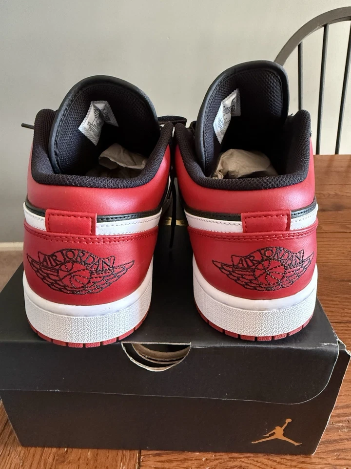 Air Jordan 1 Low Negro Gimnasio Rojo Foto 4 de 4