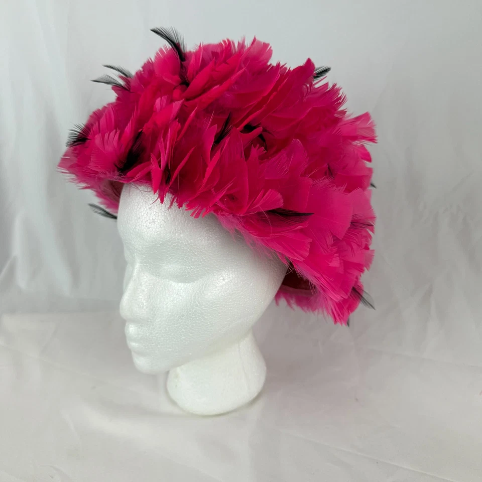 Sombrero cubo plumas rosa intenso vintage años 60 excelente estado Foto 2 de 4