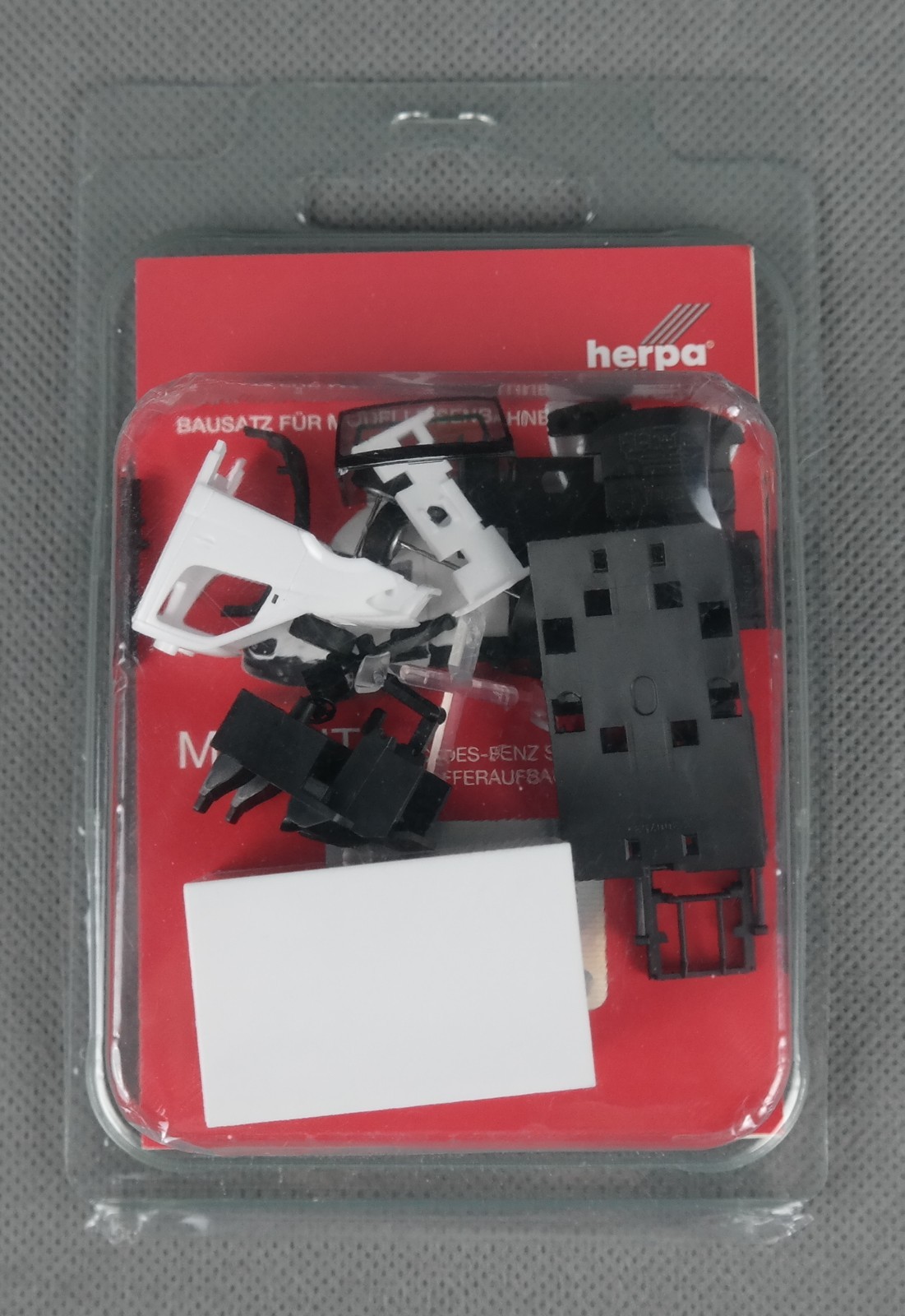 HERPA 013437 H0,1:87 Minikit/Bausatz Mercedes-Benz Sprinter `13 mit Kofferaufbau