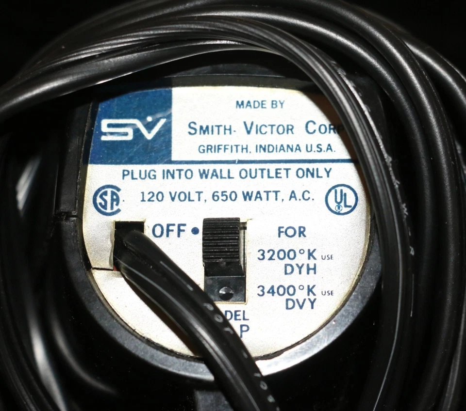 Smith Victor Quartz lighting Kit 3x 600 watt Lights, Stands, Case Free USA Ship - Image 2 of 3