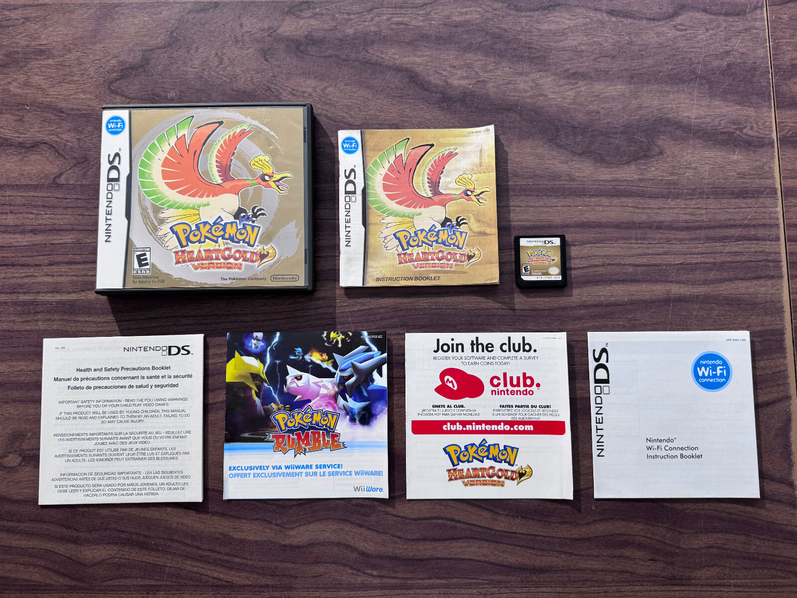 Pokemon HeartGold Version (Nintendo DS) -- Authentic complete with case