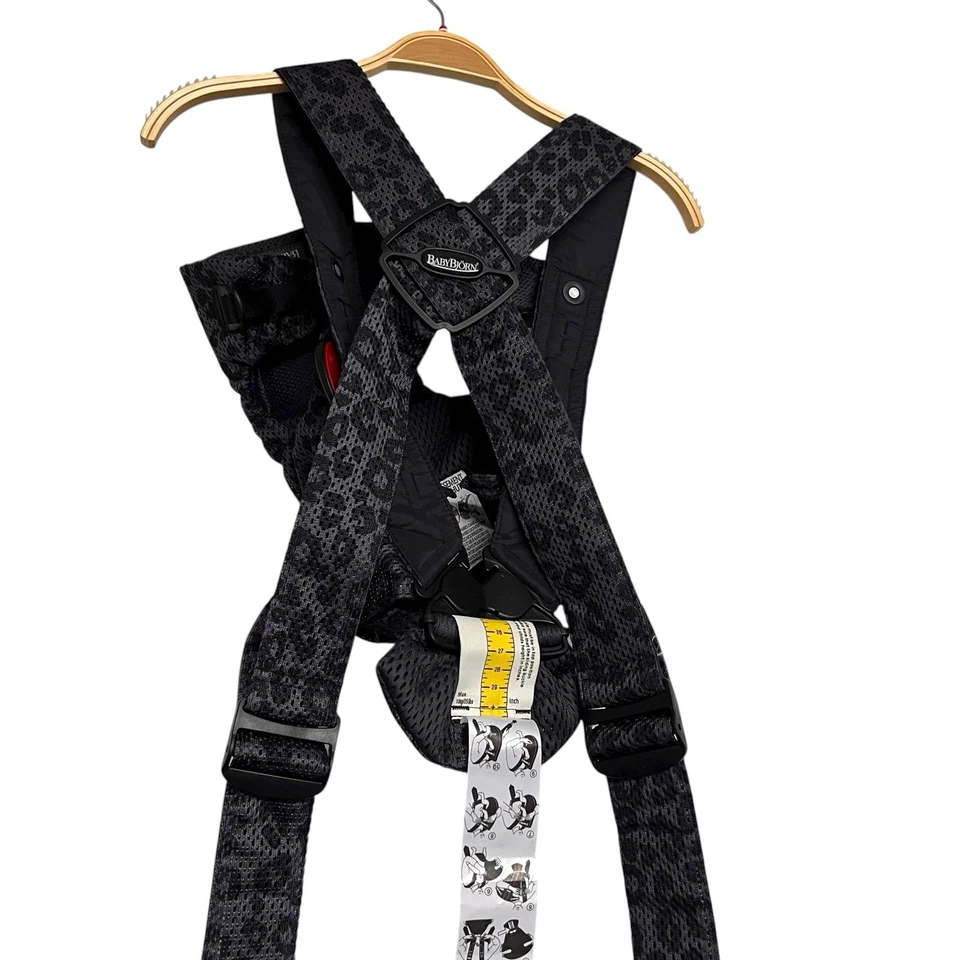 Mini portabebés Baby Bjorn estampado antracita/leopardo Foto 2 de 4