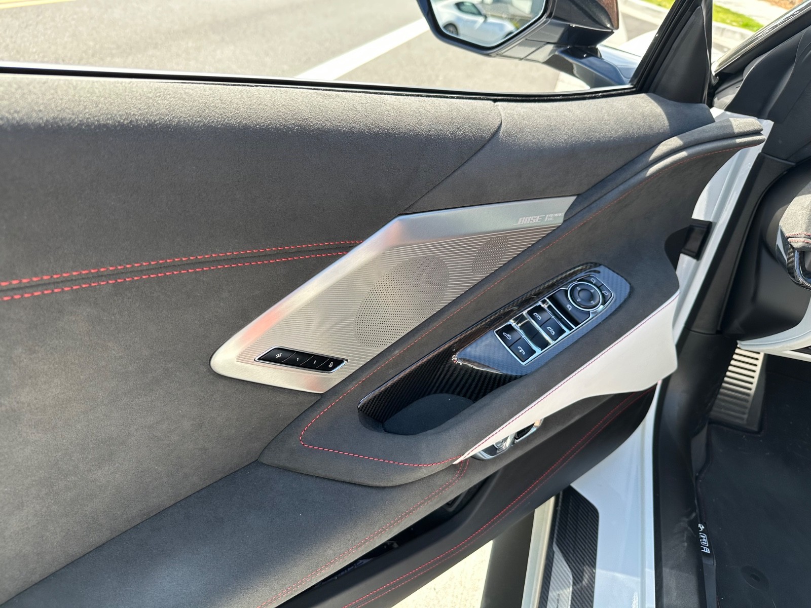 2023 Pearl Chevrolet Corvette   | C8 Corvette Photo 7