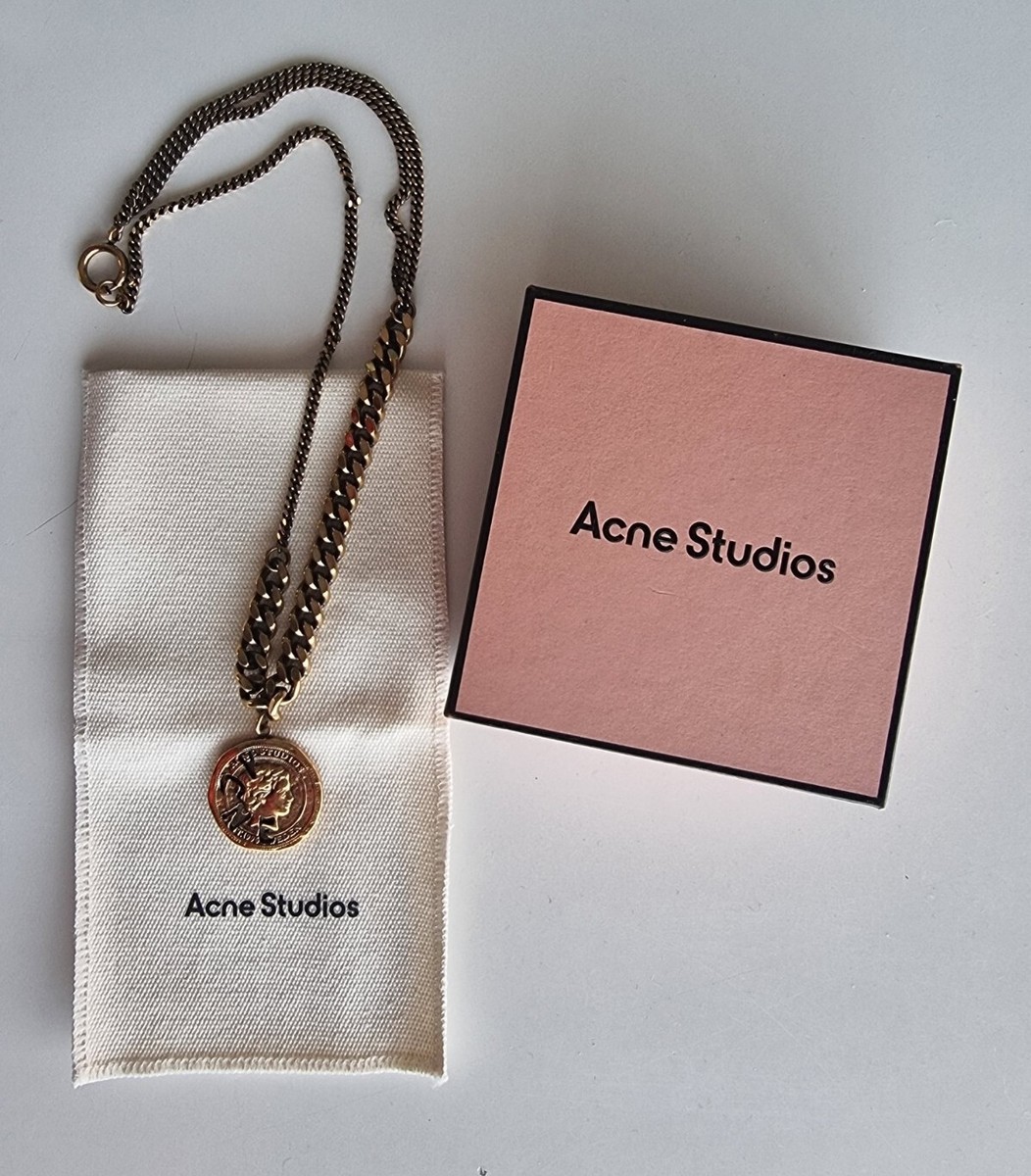 アクセサリー Acne Studios Logo Label Necklace ACNE STUDIOS Label