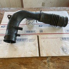 88 Mazda 323 Non-turbo Air Intake Tube Hose