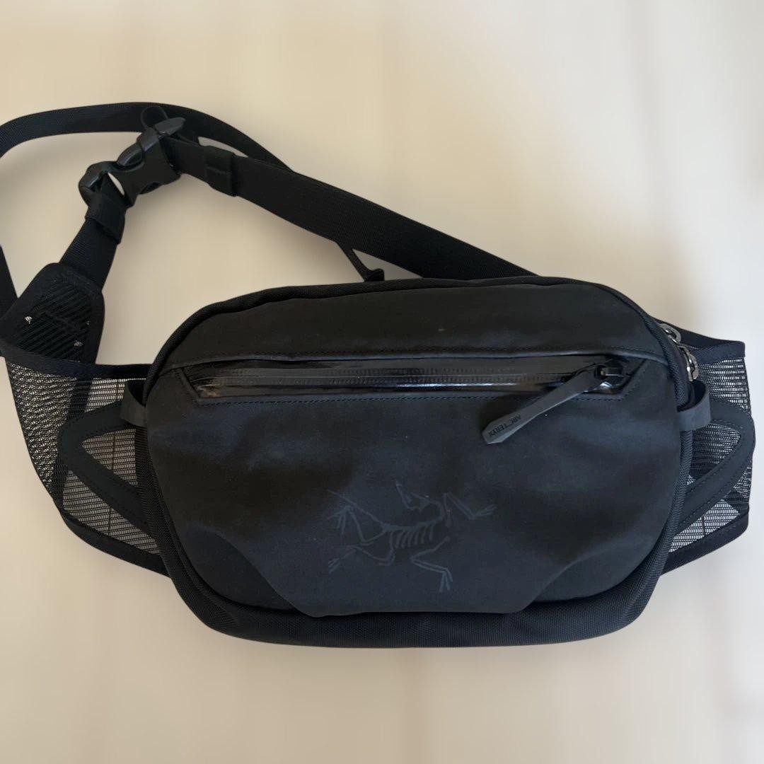 ARC'TERYX Arro Waist Pack Black Lightweight Nylon Security Pocket