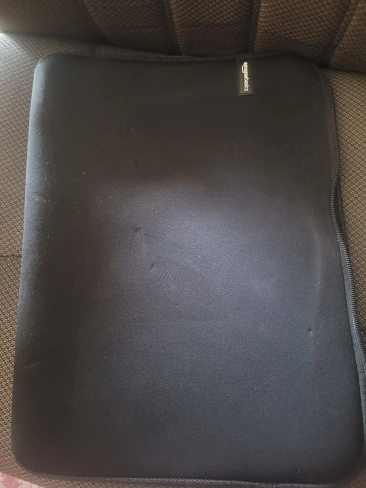 HP 17-by0xxx w/charger and case7.3".i5-8GB.256GB SSD.Windowes 11 Pro RUNS SLOW - Image 4 of 4