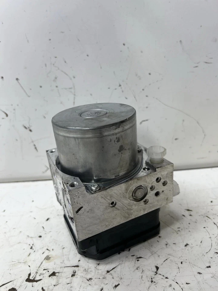 Nissan Murano 2016 2017 módulo de bomba de freno ABS 2,5 L 47660-5AF1E OEM R1215 Foto 3 de 4