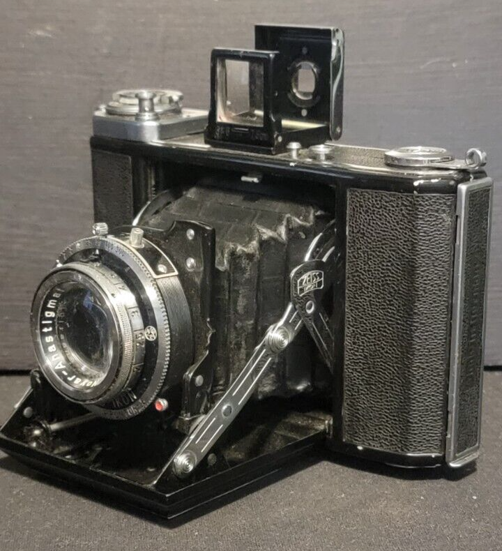 Zeiss Ikon Ikonta 521/16 Folding 120 Film Camera Novar