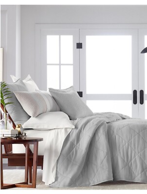 Brand New! Hotel Collection KING Dobby Diamond Linen Blend Quilted Coverlet Gray