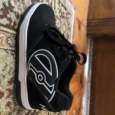 Heelys Youth Size 2 Black White Wheeled Skate Sneakers Shoes Style 770362