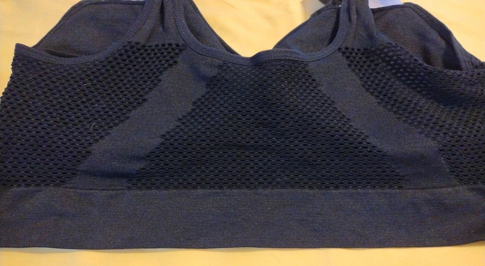 4 Bralettes Temu 5xl (22/24) en negro, rojo rosa, púrpura lila, topo oscuro nuevos con etiquetas Foto 4 de 4