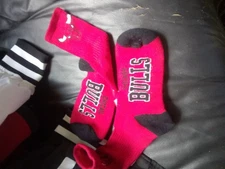 CHICAGO BULLS LOGO YOUTH SIZE CREW SOCKS AUTHENTIC NBA BASKETBALL TEAM NEW
