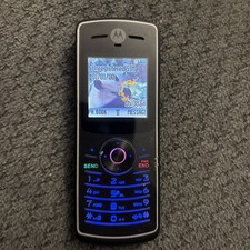 Motorola TracFone   Powers On / Screen Works   w/ Charger   AS IS