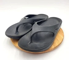 OOFOS Original Unisex Black Recovery Thong Sandal Black Size M6 W8