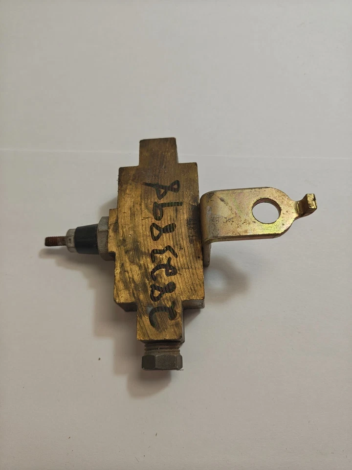 Dodge Plymouth Dart Belvedere Valiant 1966-1968 carrocería freno camiseta 2823898 nuevo de stock Foto 3 de 4