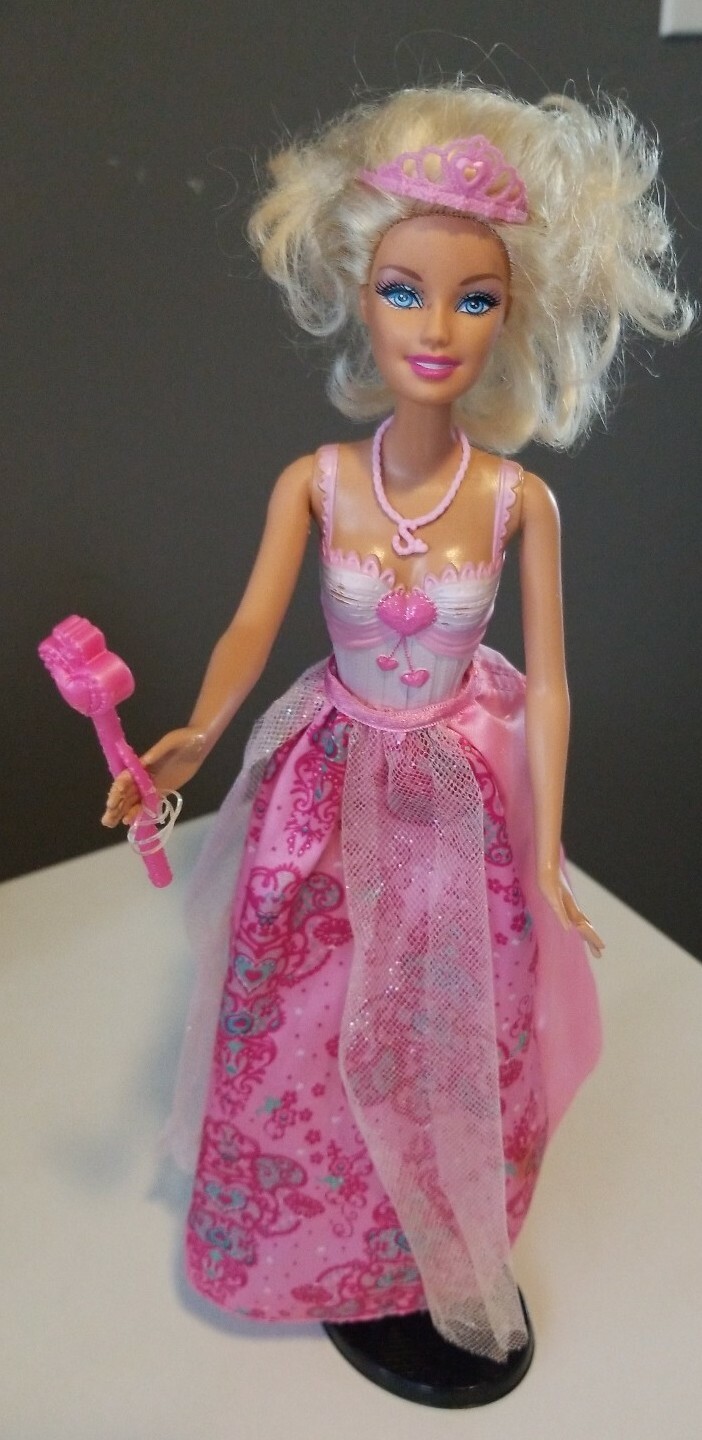 Mattel Barbie Doll 2010 Blonde Fairytale Magic Princess Pink