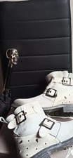 Bottines  tête de mort style motard  cuir véritable avec rivets taille 41daim