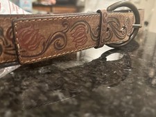 Vintage Levi  s Tooled Leather Belt Floral Engraved Brown 37  38  1.5  Wide