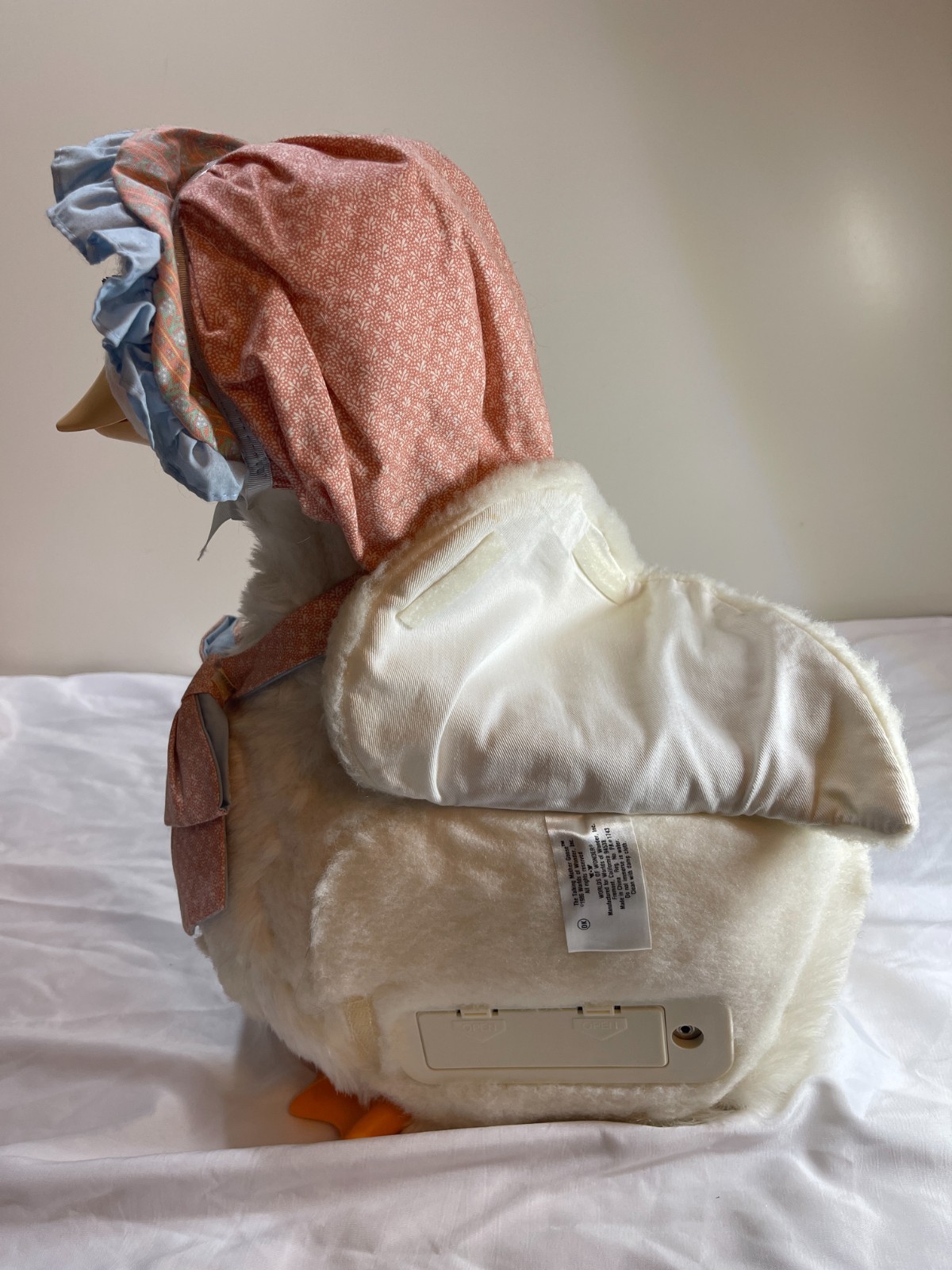 Vintage Talking Mother Goose & 1 Cassette Tape, Worlds of Wonder 1986 