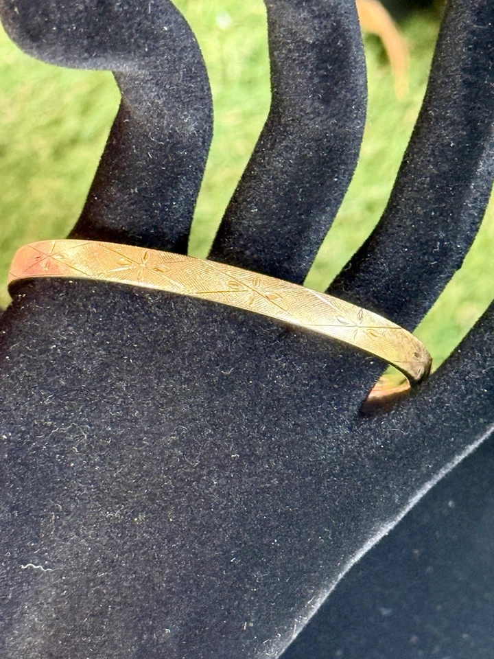 14k Yellow Gold Etched Hinge Bangle Bracelet Signed 10g Vintage - Image 4 of 4