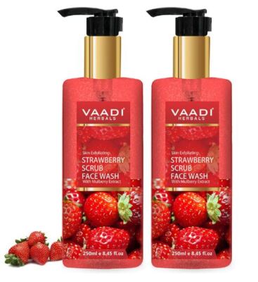 Strawberry Scrub Face Wash With Mulberry Extract ( 250 ml )