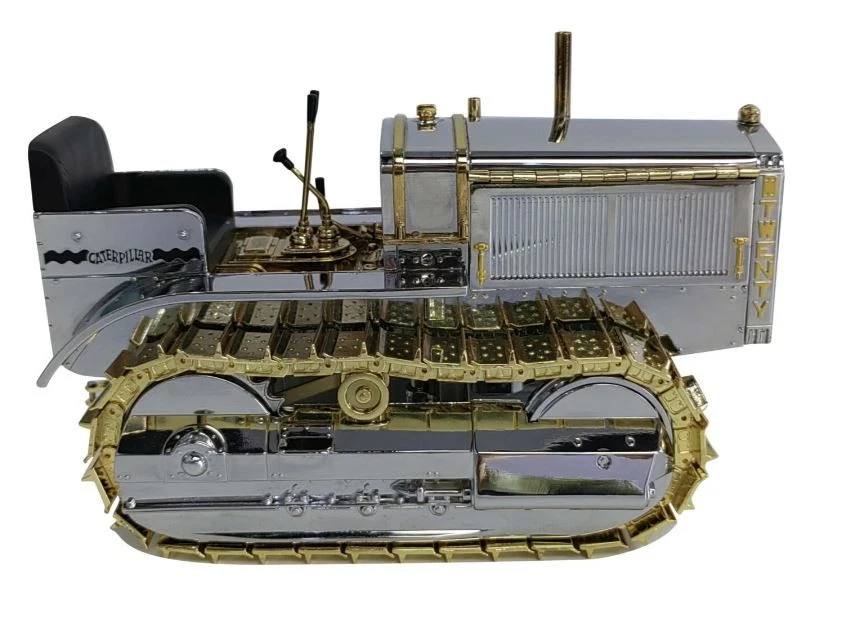 DIECAST MASTERS, Toro CATERPILLAR D8 Oro, 1/16,  DCM85760 - Immagine 3 di 4