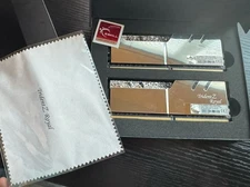 G.Skill F4-4000C18D-32GTRS G.Skill Trident Z Royal DDR4 32GB