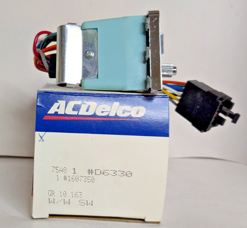 NOS AC DELCO (GM) WIPER/WASHER SWITCH 1974-1979 CADILLAC 1607350 D6330