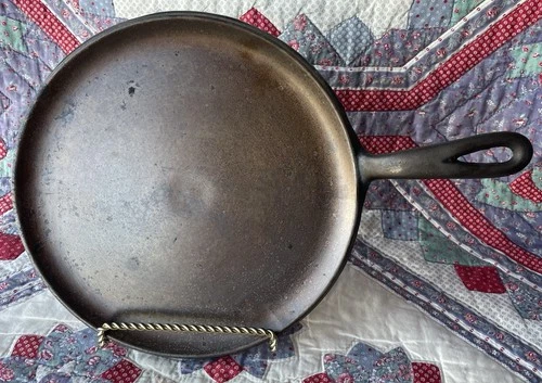 Vtg 1930’s Wagner Ware #9 Cast Iron Griddle Great For Campfire Cookouts *Chip*