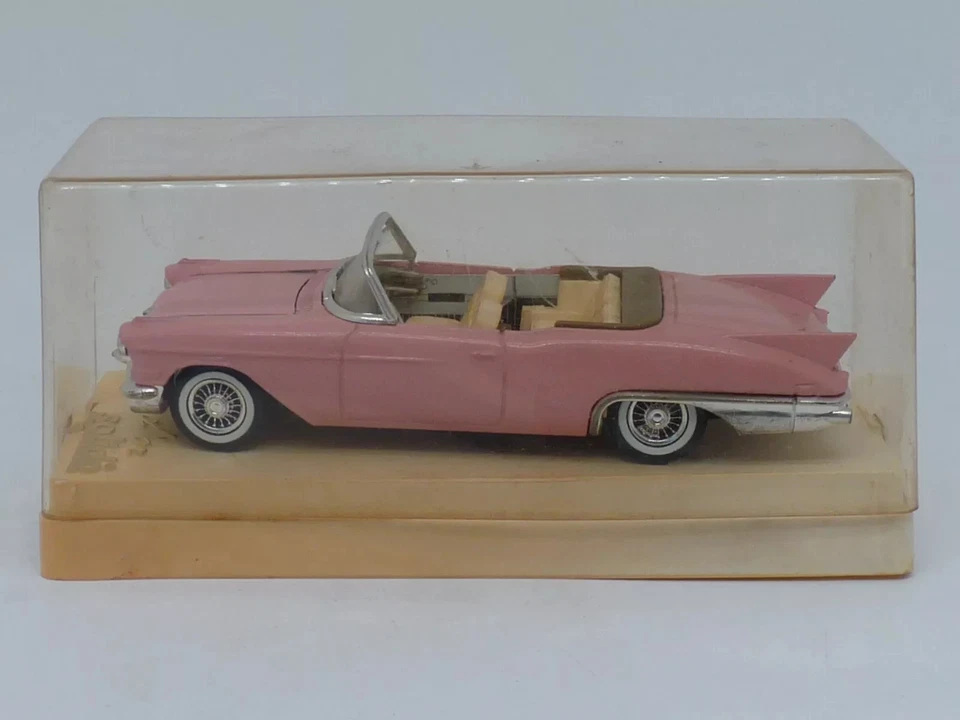 SOLIDO CADILLAC ROSE EMBALLAGE ABIME 1/43E - Photo 3/4